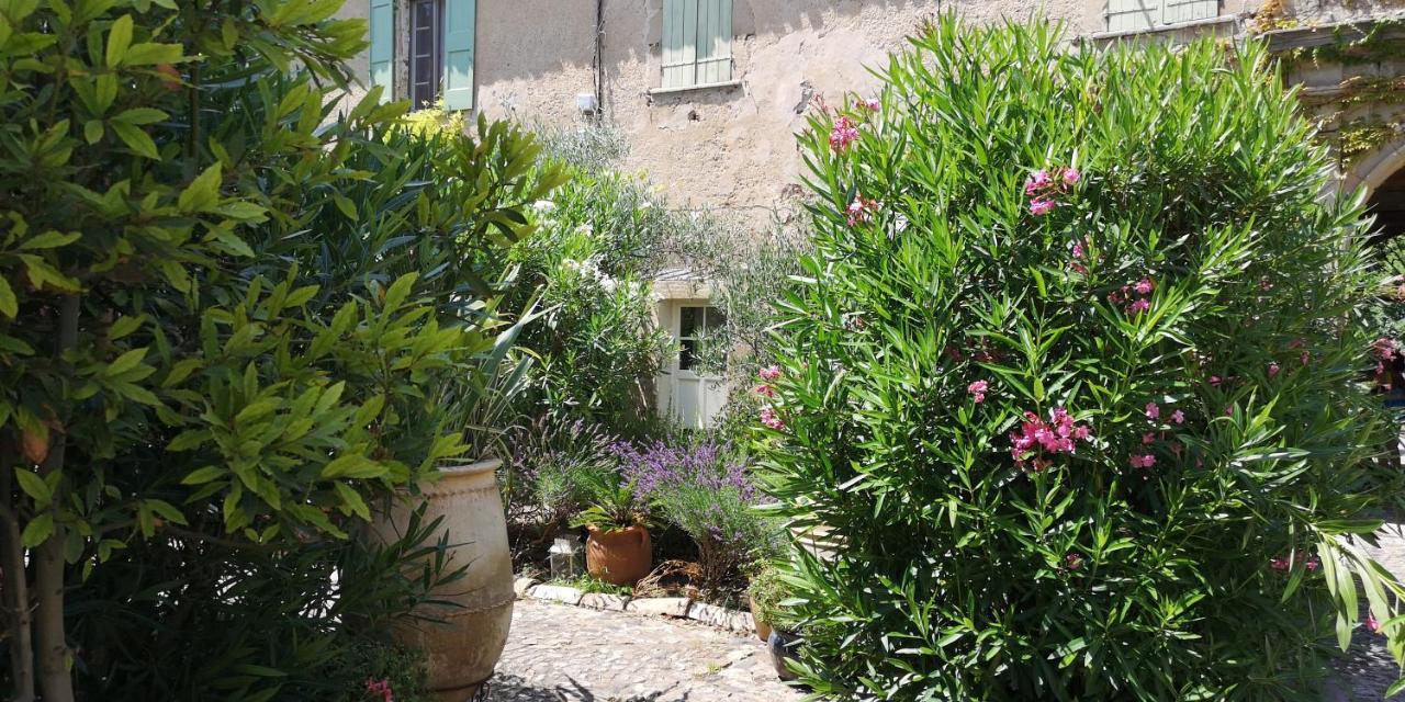Le Mimosa Saint-Saturnin-de-Lucian